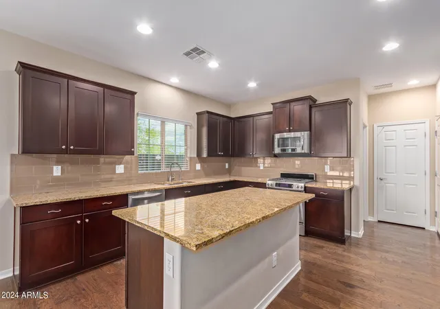 Photo 4 of Sale Pending at 21244 N 36th Place, Phoenix, AZ 85050 | MLS# 7045221 | Listing updated on 2026-09-01