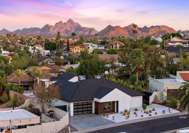 Photo 4 of Sale Pending at 1955 E Greenway Rd, Phoenix, AZ 85022 | MLS# 7051727 | Listing updated on 2026-09-15