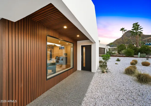 Photo 3 of Sale Pending at 1955 E Greenway Rd, Phoenix, AZ 85022 | MLS# 7051727 | Listing updated on 2026-09-15