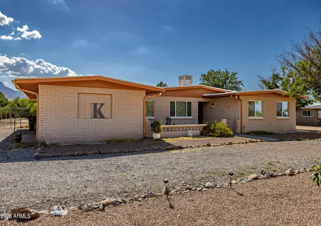 Homes for sale in Sierra Vista, AZ | 2002 Town And Country Dr, Sierra Vista, AZ 85635 | MLS# 7044922