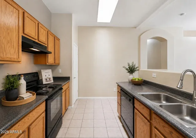 Photo 4 of Townhouse for sale at 16719 S 23rd Street, Phoenix, AZ 85048 | MLS# 7045102 | Listing updated on 2026-09-21