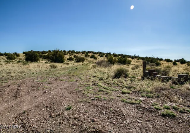 Photo 4 of Land for sale at 000 W Calle Adan #4992, Seligman, AZ 86337 | MLS# 7044945 | Listing updated on 2026-09-11