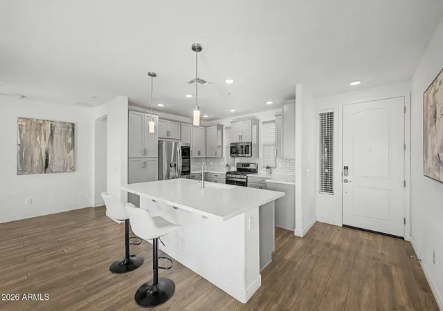 Listing Photo 4 - Condo for sale in building located at 5100 E Rancho Paloma Dr, Cave Creek, AZ 85331 - Unit #1044