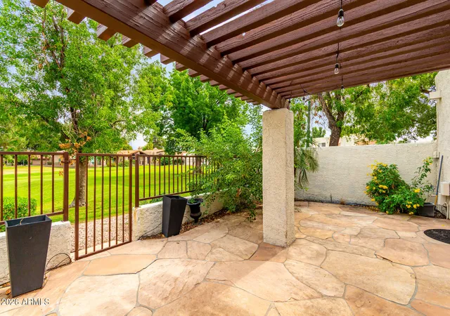 Photo 3 of Townhouse for sale at 11615 N 40th Way, Phoenix, AZ 85028 | MLS# 7045263 | Listing updated on 2026-07-28