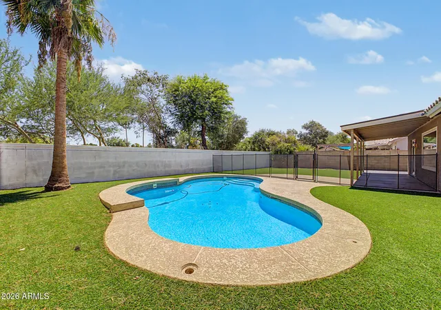 Photo 1 of Single family home for sale at 351 W Amoroso Dr, Gilbert, AZ 85233 | MLS# 7046910 | Listing updated on 2026-09-18