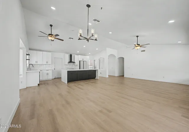 Photo 4 of Single family home for sale at 351 W Amoroso Dr, Gilbert, AZ 85233 | MLS# 7046910 | Listing updated on 2026-09-18
