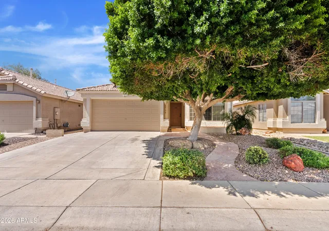 Photo 2 of Single family home for sale at 6536 W Desert Holw Dr, Phoenix, AZ 85083 | MLS# 7046680 | Listing updated on 2026-08-28