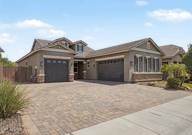 Photo 3 of Single family home for sale at 450 E Torrey Pines Pl, Chandler, AZ 85249 | MLS# 7047055 | Listing updated on 2026-09-14