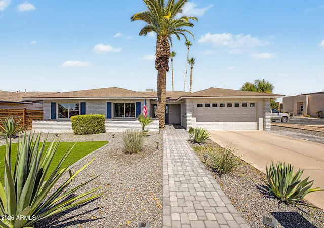 Homes for sale in Tempe, AZ | 5935 S Lakeshore Dr, Tempe, AZ 85283 | MLS# 7048434