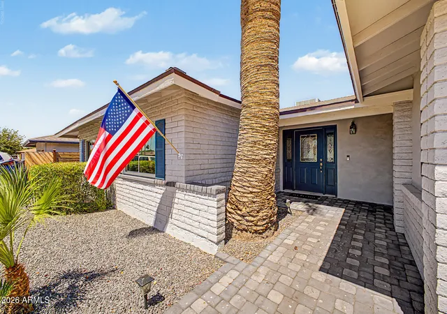 Homes for sale in Tempe, AZ | 5935 S Lakeshore Dr, Tempe, AZ 85283 | MLS# 7048434