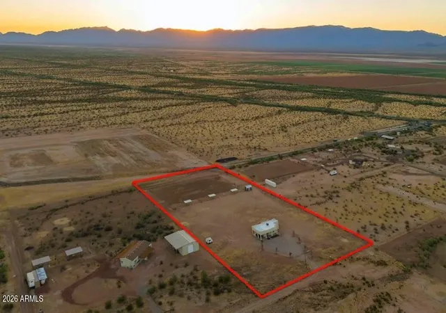 Homes for sale in Aguila, AZ | 49102 N 530Th Ave, Aguila, AZ 85320 | MLS# 7045371