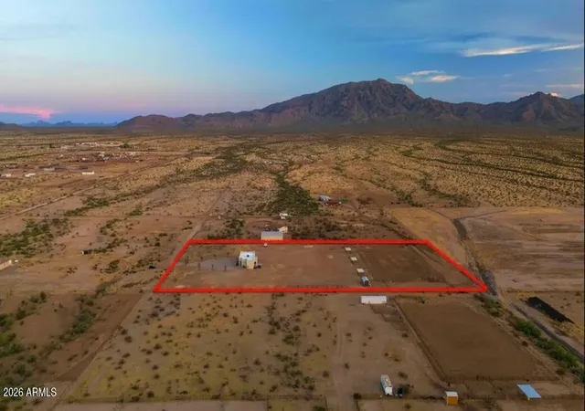 Homes for sale in Aguila, AZ | 49102 N 530th Ave, Aguila, AZ 85320 | MLS# 7045371