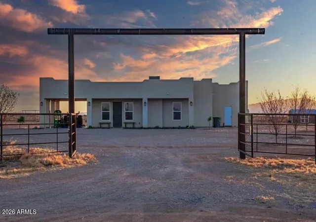 Homes for sale in Aguila, AZ | 49102 N 530Th Ave, Aguila, AZ 85320 | MLS# 7045371