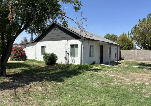 Photo 1 of Single family home for sale at 122 N Sunaire, Mesa, AZ 85205 | MLS# 7045359 | Listing updated on 2026-08-11