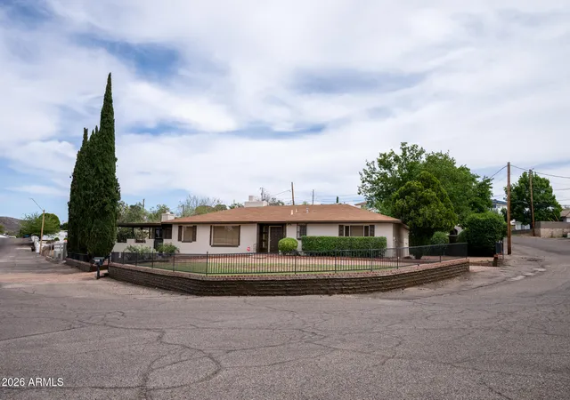 Homes for sale in Miami, AZ | 842 1st Ave, Miami, AZ 85539 | MLS# 7045336
