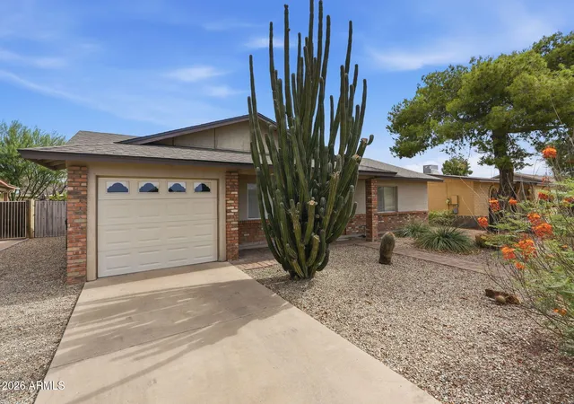 Photo 3 of Sale Pending at 2302 E Waltann Ln, Phoenix, AZ 85022 | MLS# 7045996 | Listing updated on 2026-09-06