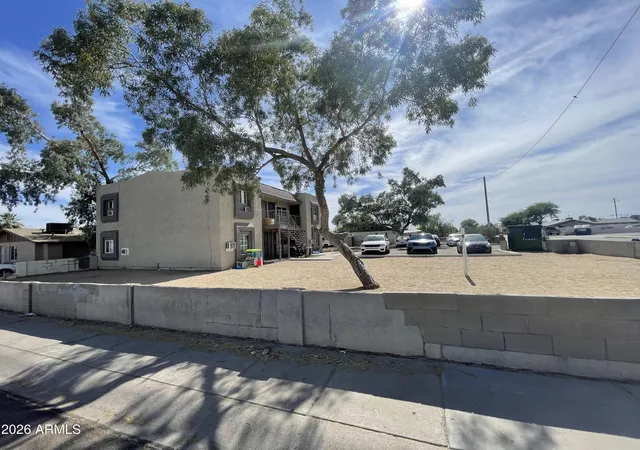 Photo 4 of Townhouse for sale at 9648 N 12th Avenue, Phoenix, AZ 85021 | MLS# 7045461 | Listing updated on 2026-09-01