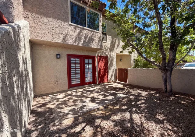 Photo 4 of Townhouse for sale at 2040 S Longmore #39, Mesa, AZ 85202 | MLS# 7045466 | Listing updated on 2026-09-17