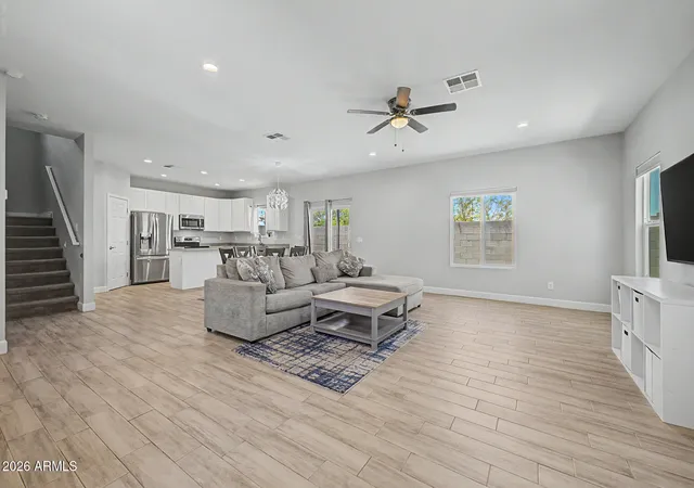 Photo 2 of Sale Pending at 1018 E Odeum Ln, Phoenix, AZ 85040 | MLS# 7046023 | Listing updated on 2026-09-15