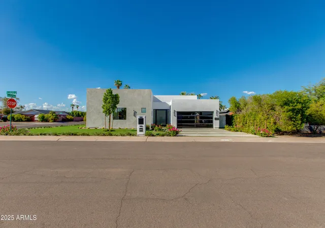 Photo 4 of Single family home for sale at 8402 E Heatherbrae Dr, Scottsdale, AZ 85251 | MLS# 7045711 | Listing updated on 2026-09-14