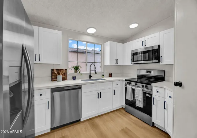 3rd image of 6081 S Oakmont Dr, Chandler, AZ 85249 | MLS# 7045857