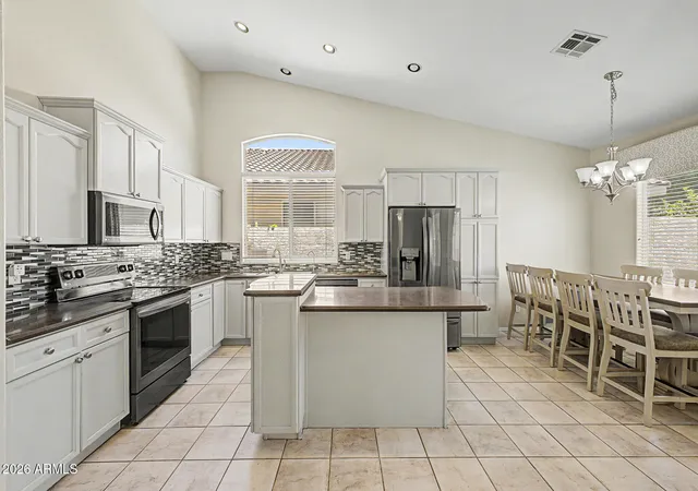 Photo 3 of Single family home for sale at 841 N Cambridge Pl, Chandler, AZ 85225 | MLS# 7046118 | Listing updated on 2026-08-11