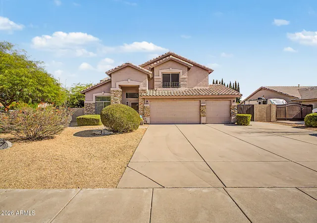 Photo 3 of Sale Pending at 6933 W Villa Hermosa, Glendale, AZ 85310 | MLS# 7046393 | Listing updated on 2026-07-21