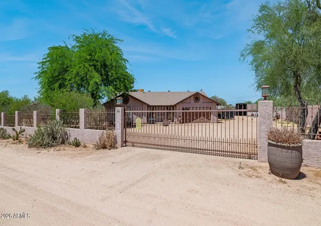 Photo 3 of Sale Pending at 28414 N 54th Street, Cave Creek, AZ 85331 | MLS# 7053776 | Listing updated on 2026-08-19