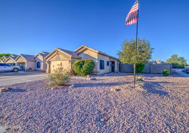 Photo 4 of Sale Pending at 9917 N 94th Avenue, Peoria, AZ 85345 | MLS# 7046114 | Listing updated on 2026-07-25