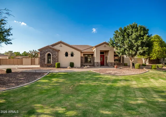 Photo 3 of Single family home for sale at 2744 E Country Shadows Ct, Gilbert, AZ 85298 | MLS# 7046071 | Listing updated on 2026-08-11