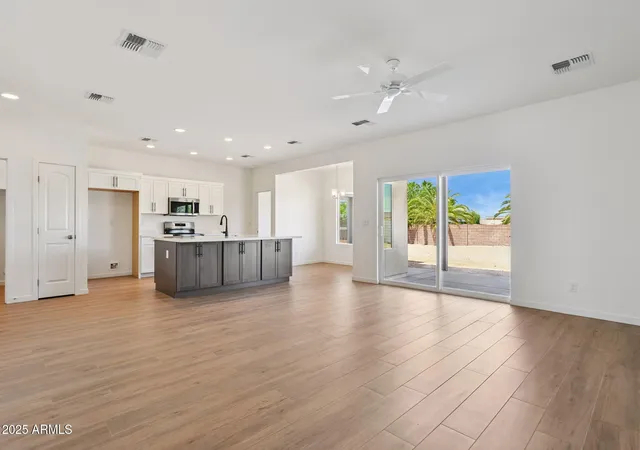 4th image of 27510 N 258Th Dr, Wittmann, AZ 85361 | MLS# 7045986