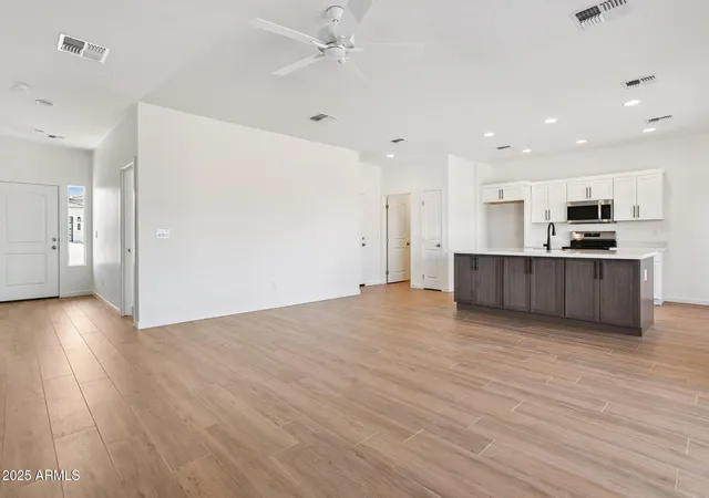 5th image of 27510 N 258Th Dr, Wittmann, AZ 85361 | MLS# 7045986