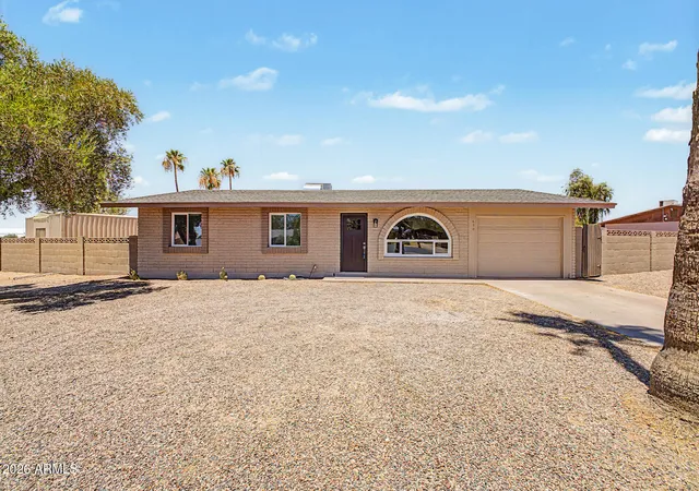 Photo 1 of Sale Pending at 658 N Fort St, Mesa, AZ 85207 | MLS# 7048450 | Listing updated on 2026-07-07