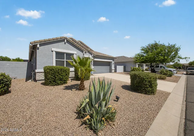 Photo 3 of Sale Pending at 24653 N Alfalfa Dr, Florence, AZ 85132 | MLS# 7046096 | Listing updated on 2026-08-31