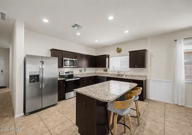 Photo 3 of Sale Pending at 24653 N Alfalfa Dr, Florence, AZ 85132 | MLS# 7046096 | Listing updated on 2026-08-31