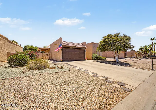 Homes for sale in Sun Lakes, AZ | 26423 S Snead Dr, Sun Lakes, AZ 85248 | MLS# 7047466