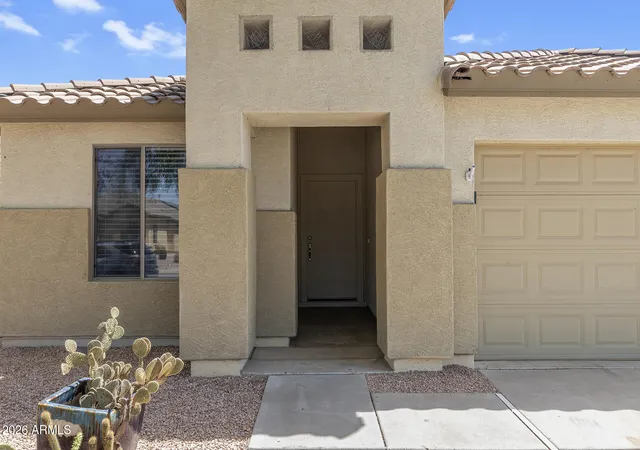 Photo 4 of Single family home for sale at 375 W Gascon Rd, San Tan Valley, AZ 85143 | MLS# 7046106 | Listing updated on 2026-09-24