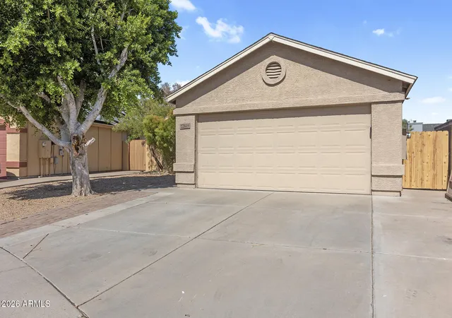 Photo 4 of Single family home for sale at 22619 N 31st Drive, Phoenix, AZ 85027 | MLS# 7046120 | Listing updated on 2026-09-10