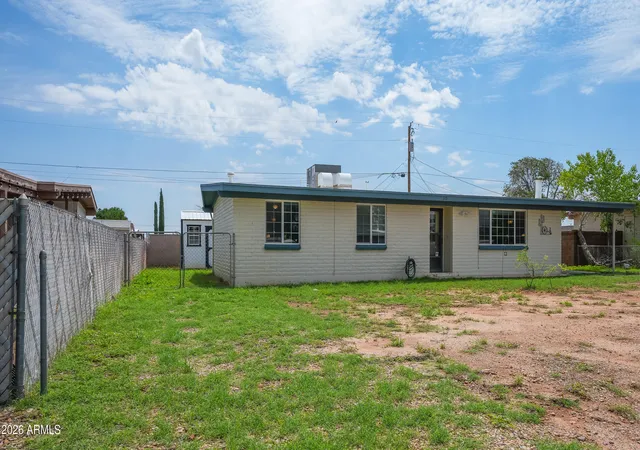Photo 2 of Single family home for sale at 310 Dragoon St, Huachuca City, AZ 85616 | MLS# 7055546 | Listing updated on 2026-10-29