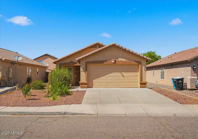 Photo 1 of Sale Pending at 6042 W Encinas Ln, Phoenix, AZ 85043 | MLS# 7046086 | Listing updated on 2026-09-15