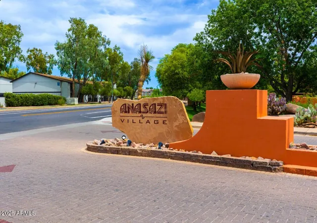 2nd image of 12222 N Paradise Vlg Pkwy S, Phoenix, AZ 85032