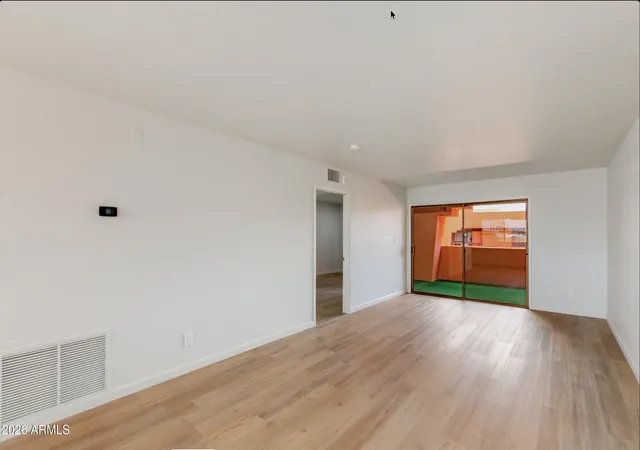 3rd image of 12222 N Paradise Vlg Pkwy S, Phoenix, AZ 85032