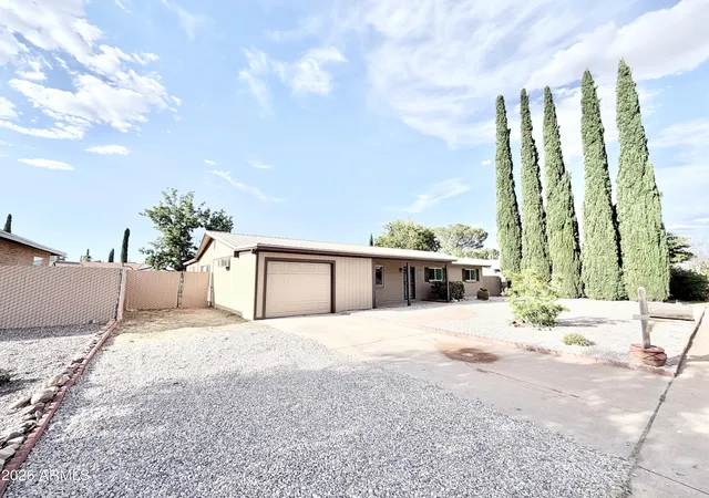 2nd image of 565 Raymond Dr, Sierra Vista, AZ 85635 | MLS# 7046254