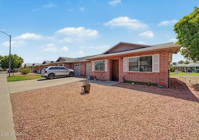 2nd image of 10120 N 96th Dr #B, Peoria, AZ 85345 | MLS# 7047897