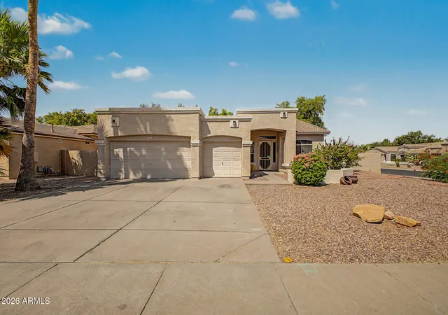 Photo 1 of Single family home for sale at 530 S Bahama Dr, Gilbert, AZ 85296 | MLS# 7047305 | Listing updated on 2026-08-18