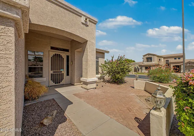 Photo 3 of Single family home for sale at 530 S Bahama Dr, Gilbert, AZ 85296 | MLS# 7047305 | Listing updated on 2026-08-18