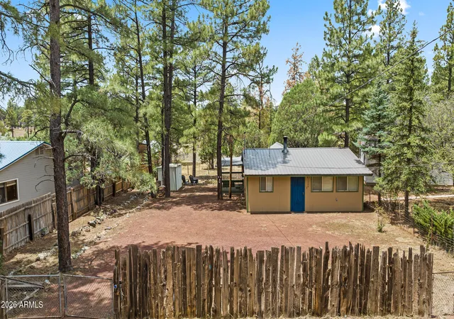 Photo 3 of Single family home for sale at 1724 Lyerly Ave, Lakeside, AZ 85929 | MLS# 7046673 | Listing updated on 2026-09-02
