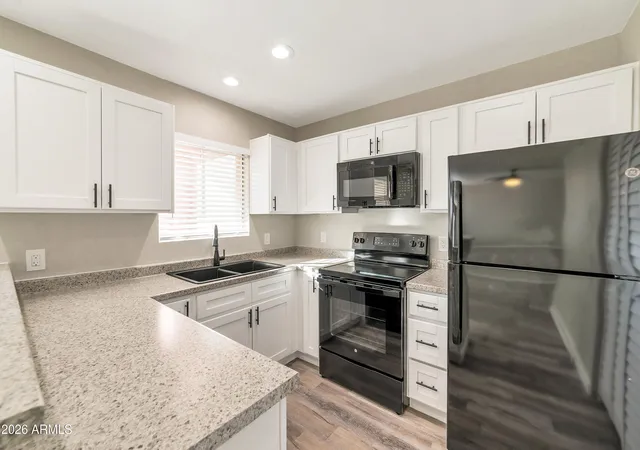 Photo 3 of Townhouse for sale at 2726 E Beck Ln, Phoenix, AZ 85032 | MLS# 7051475 | Listing updated on 2026-08-28
