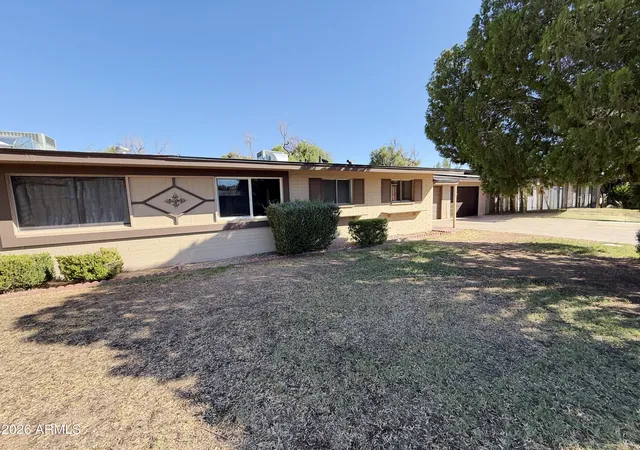 Photo 1 of Townhouse for sale at 10012 W Lakeview Cir, Sun City, AZ 85351 | MLS# 7046415 | Listing updated on 2026-08-24