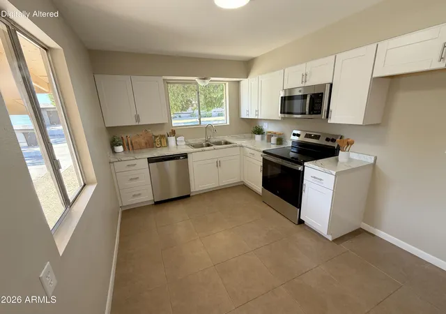 Photo 3 of Townhouse for sale at 10012 W Lakeview Cir, Sun City, AZ 85351 | MLS# 7046415 | Listing updated on 2026-08-24
